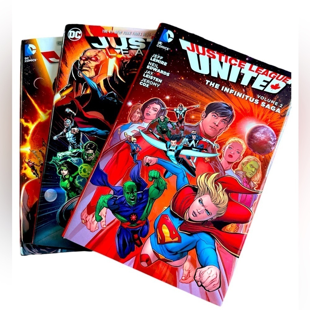 DC Comics bundle of Justice league graphic novel hard back books